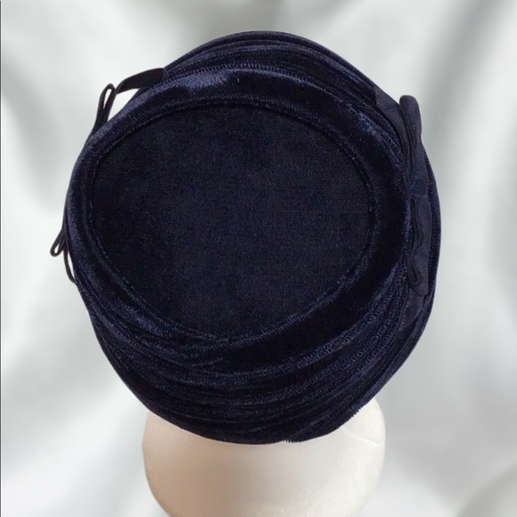 Vintage Ladies Hat, Blue Velvet - Picture 5 of 6
